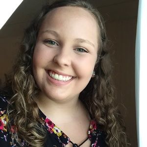 Meet your Posher, Courtney